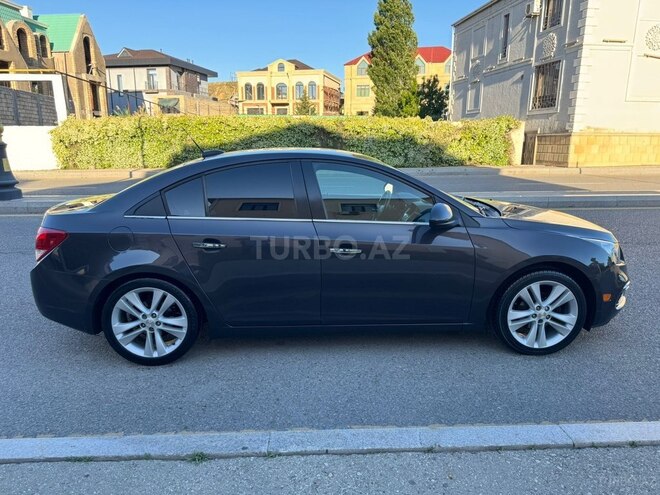 Chevrolet Cruze-12
