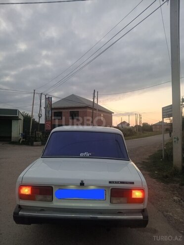 LADA (VAZ) 2107-2