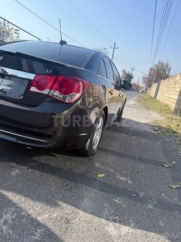 Chevrolet Cruze-13