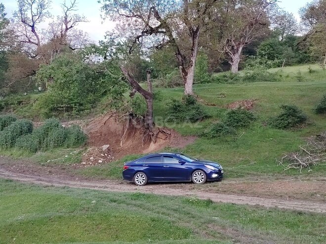 Hyundai Sonata-2