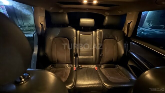 Audi Q7-7