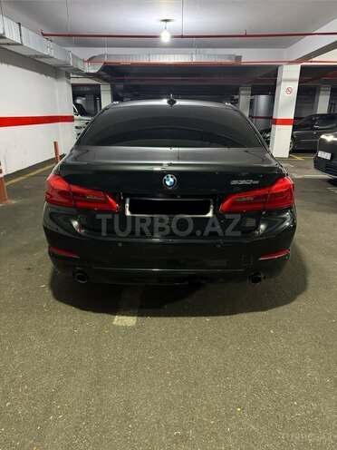 BMW 530e-10