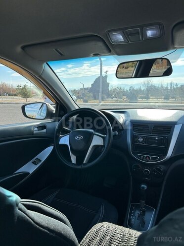Hyundai Accent-6