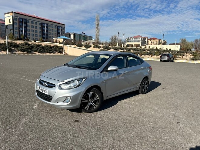 Hyundai Accent-1