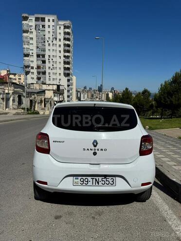 Renault Sandero-12