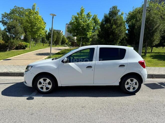 Renault Sandero-10