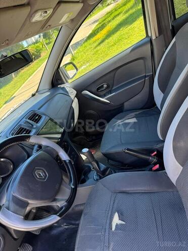 Renault Sandero-5