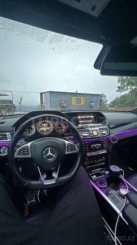 Mercedes E 220-10
