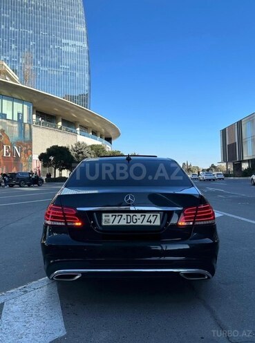 Mercedes E 220-17