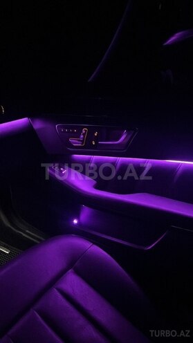 Mercedes E 220-13