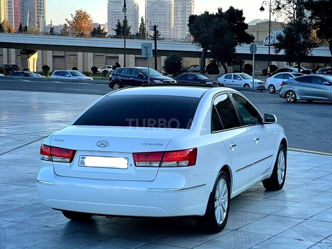 Hyundai Sonata-8