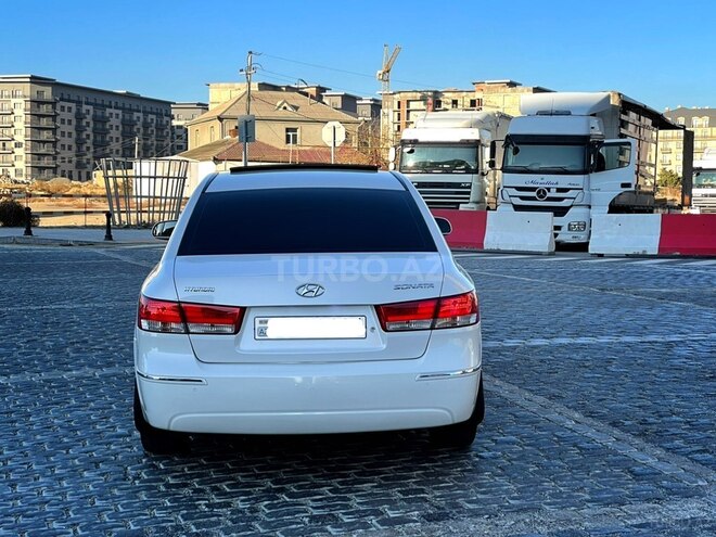 Hyundai Sonata-11
