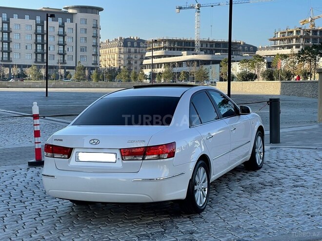 Hyundai Sonata-12