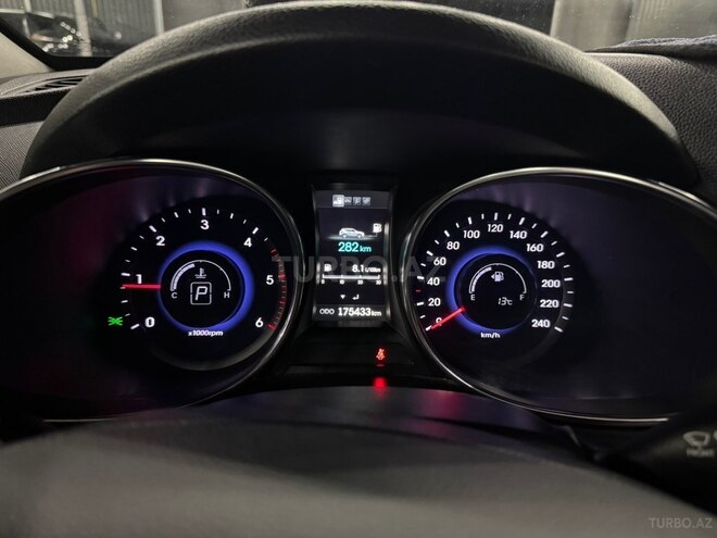 Hyundai Santa Fe-8