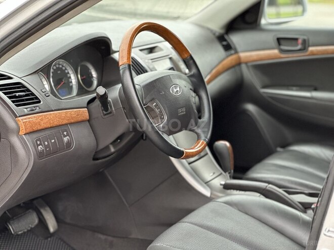 Hyundai Sonata-14