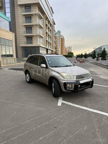 Toyota RAV4-5