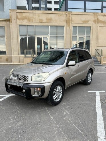 Toyota RAV4-6