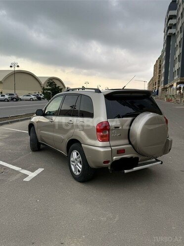 Toyota RAV4-4