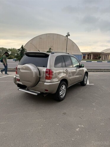 Toyota RAV4-3