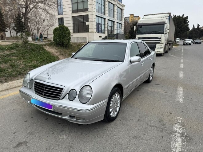 Mercedes E 270-2