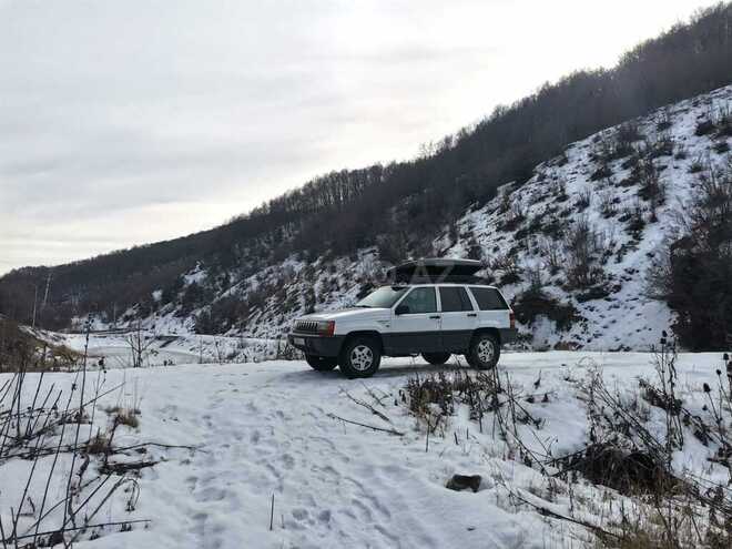 Jeep Grand Cherokee-17