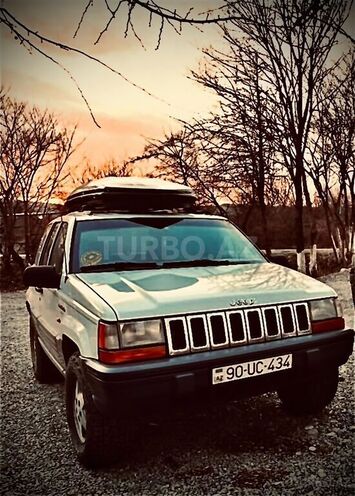 Jeep Grand Cherokee-1