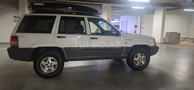 Jeep Grand Cherokee-16