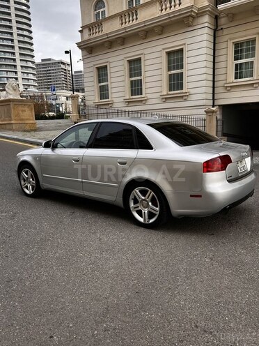 Audi A4-4