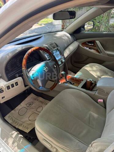 Toyota Camry-8