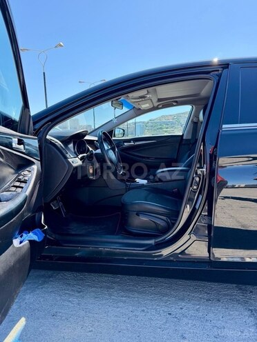 Hyundai Sonata-10