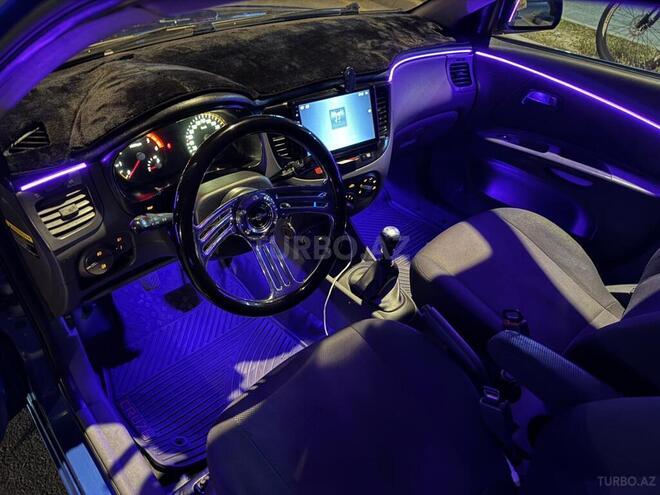 Kia Rio-10