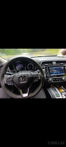 Honda Insight-3