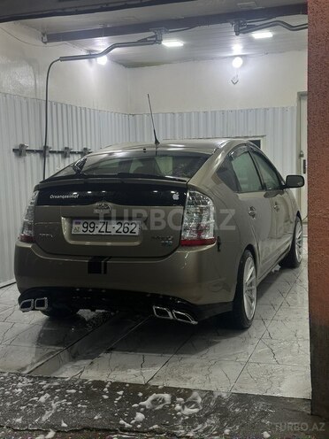 Toyota Prius-4