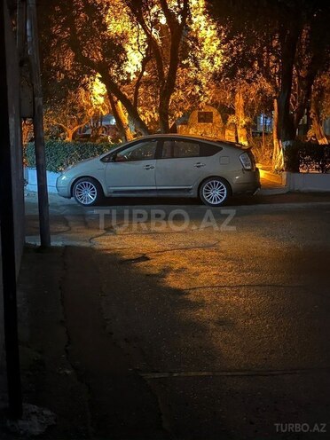 Toyota Prius-10