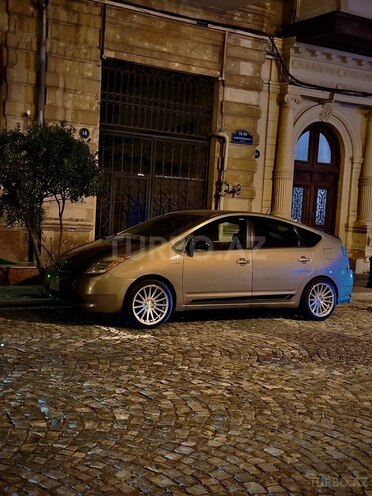 Toyota Prius-11