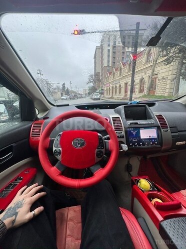 Toyota Prius-5