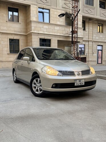 Nissan Tiida-8