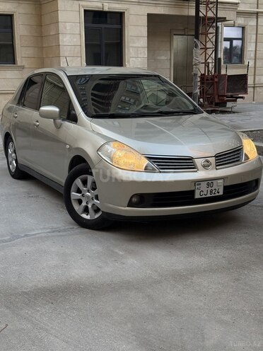 Nissan Tiida-3