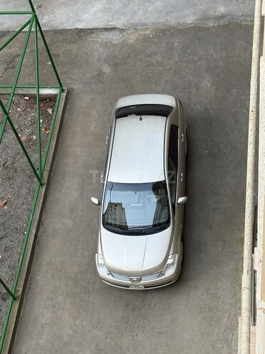 Nissan Tiida-13