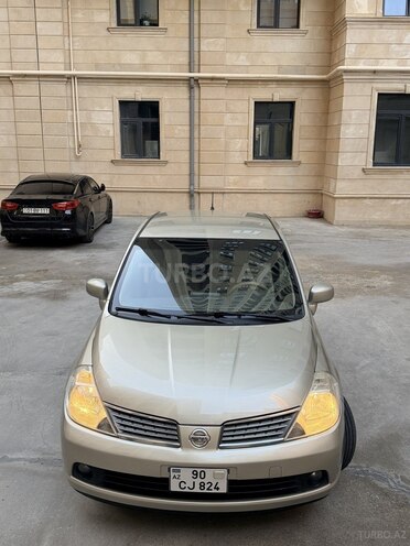 Nissan Tiida-1
