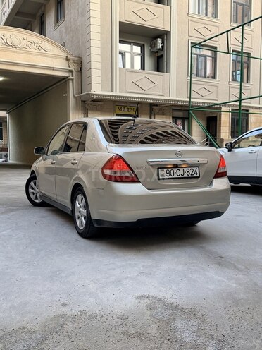 Nissan Tiida-2
