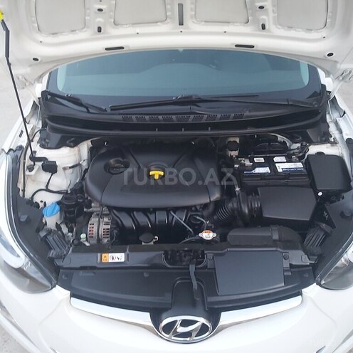 Hyundai Elantra-4