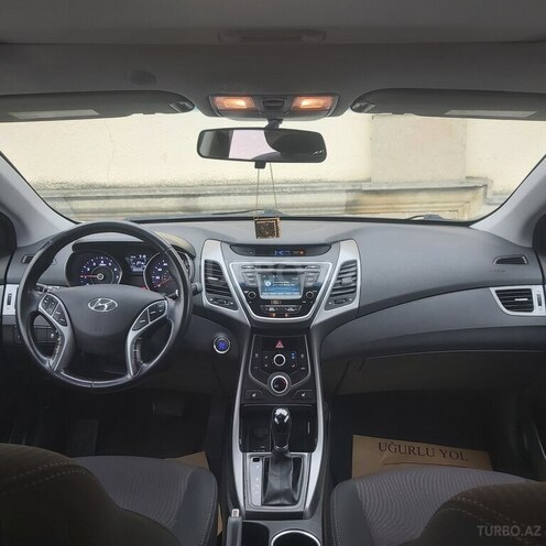 Hyundai Elantra-2