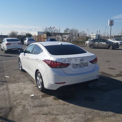 Hyundai Elantra-3