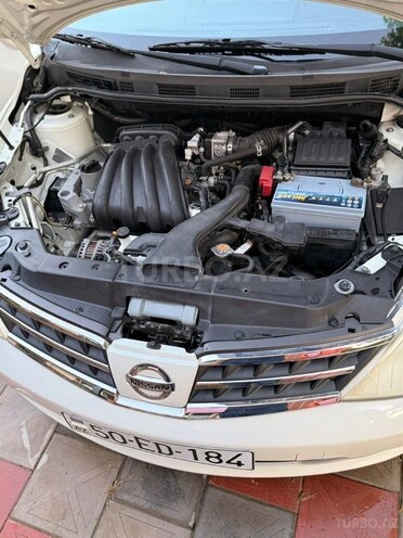 Nissan Tiida-15