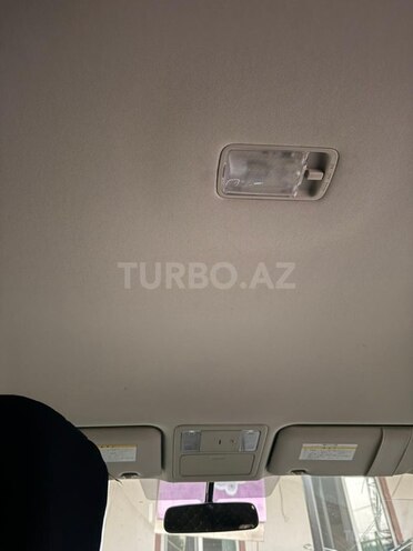 Nissan Tiida-12