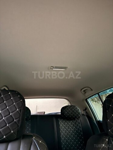 Nissan Tiida-13