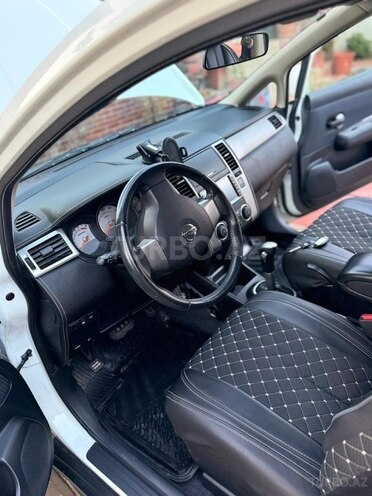 Nissan Tiida-7