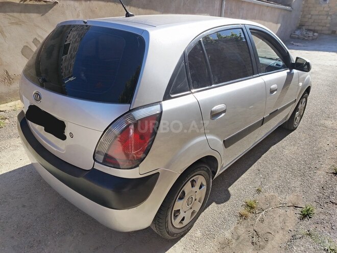 Kia Rio-12