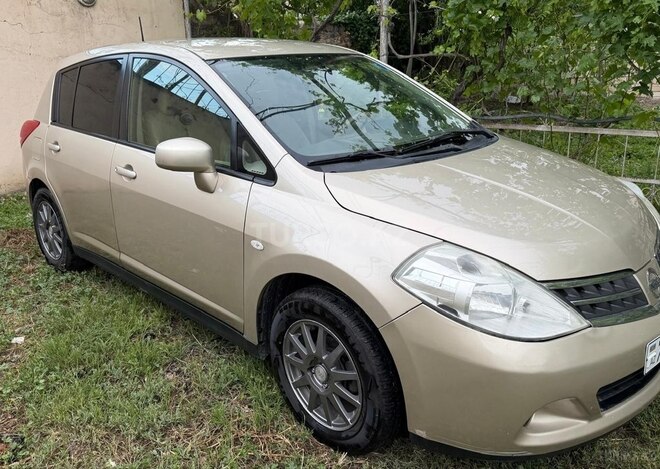 Nissan Tiida-3